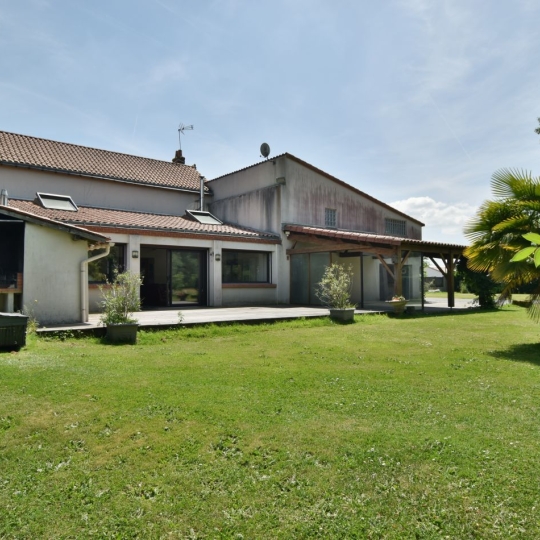  Agence Michel ROUIL : Maison / Villa | BEGROLLES-EN-MAUGES (49122) | 200 m2 | 343 200 € 