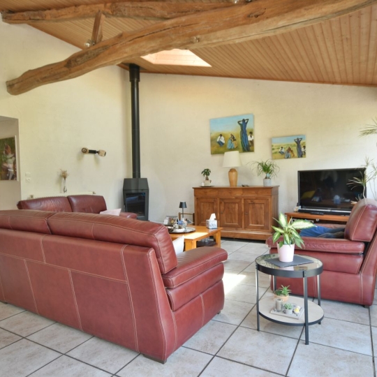  Agence Michel ROUIL : Maison / Villa | BEGROLLES-EN-MAUGES (49122) | 200 m2 | 343 200 € 