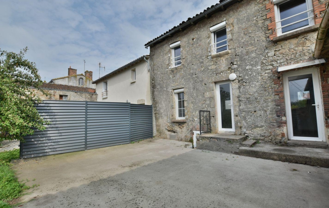 Agence Michel ROUIL : House | CHOLET (49300) | 82 m2 | 700 € 