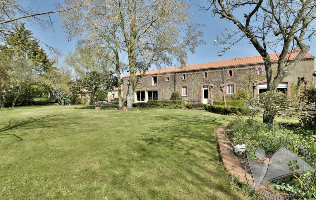 Agence Michel ROUIL : Maison / Villa | SAINT-LEGER-SOUS-CHOLET (49280) | 227 m2 | 507 000 € 