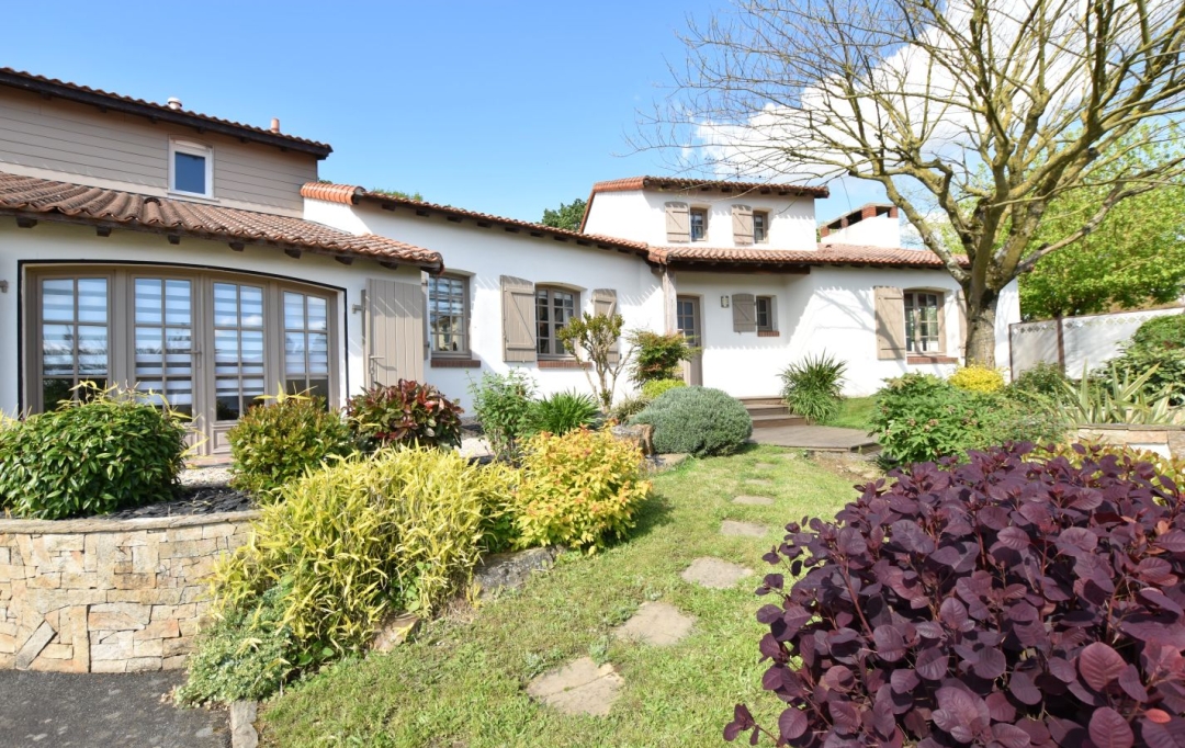 Agence Michel ROUIL : Maison / Villa | CHOLET (49300) | 170 m2 | 364 000 € 