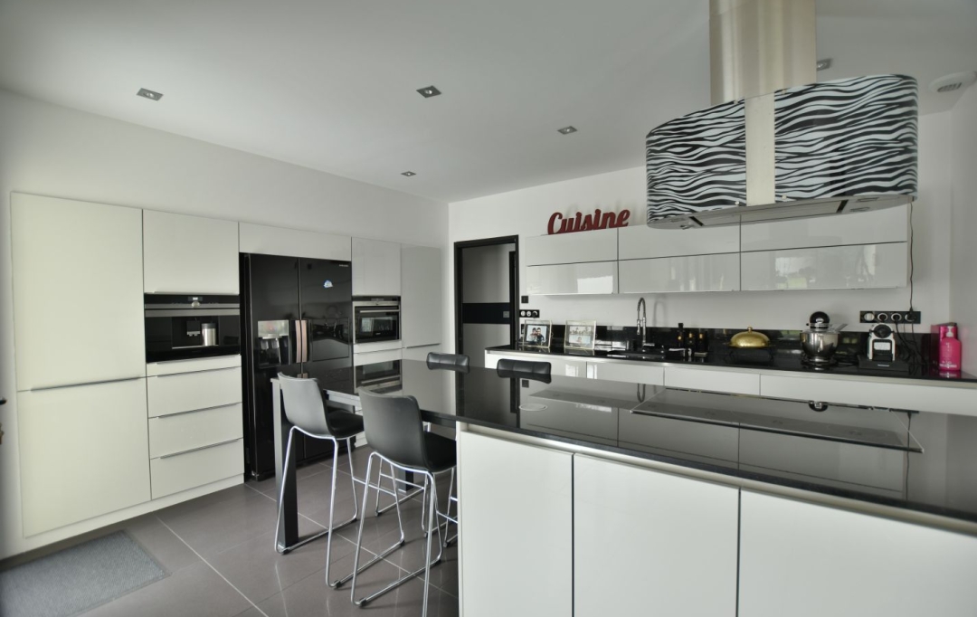 Agence Michel ROUIL : Maison / Villa | LA TESSOUALLE (49280) | 214 m2 | 559 900 € 