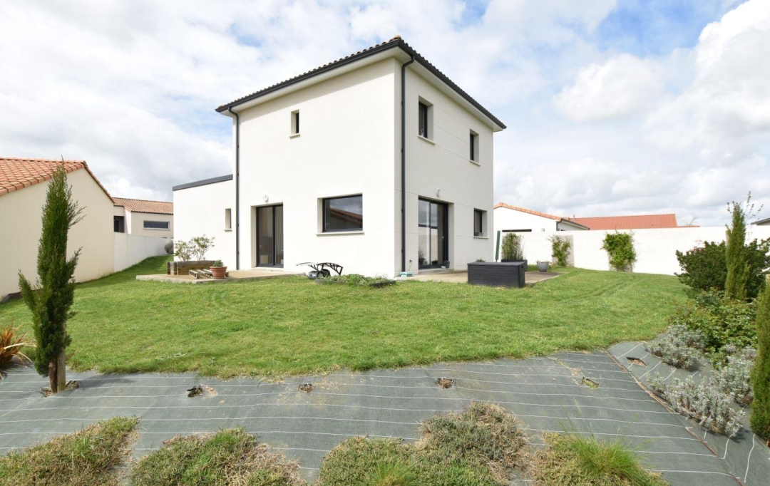 Agence Michel ROUIL : House | CHOLET (49300) | 115 m2 | 332 800 € 