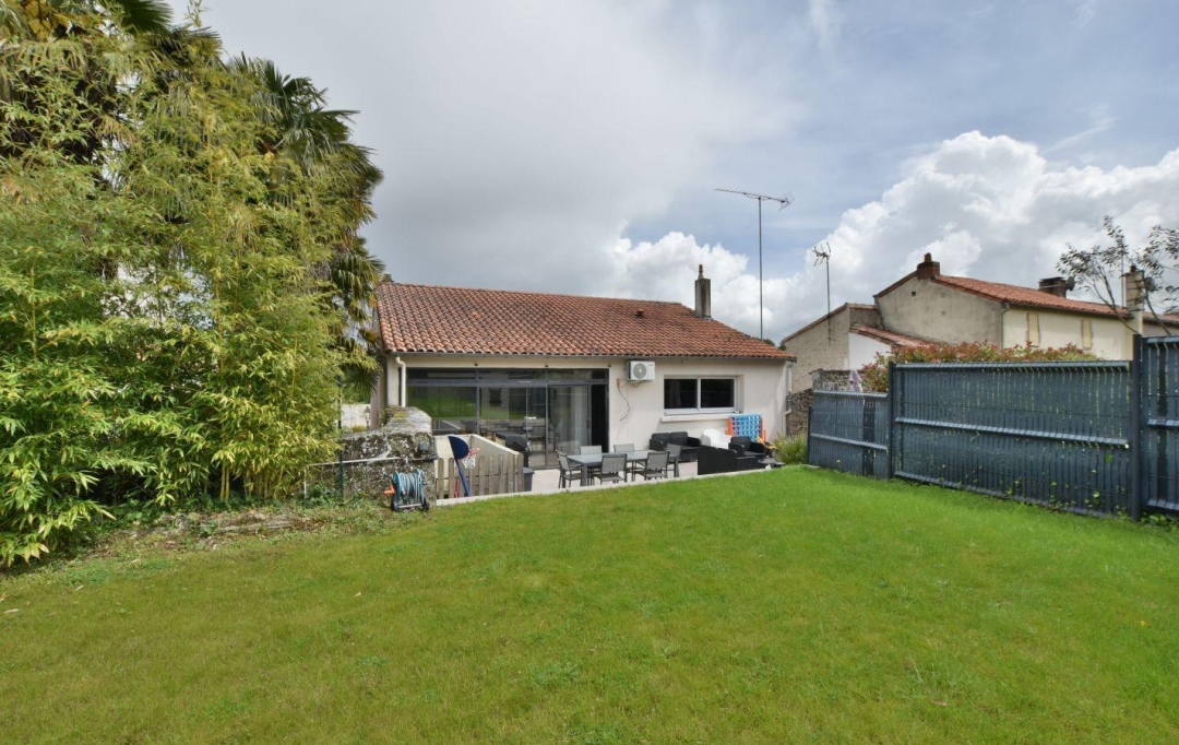 Agence Michel ROUIL : Maison / Villa | MORTAGNE-SUR-SEVRE (85290) | 142 m2 | 240 000 € 