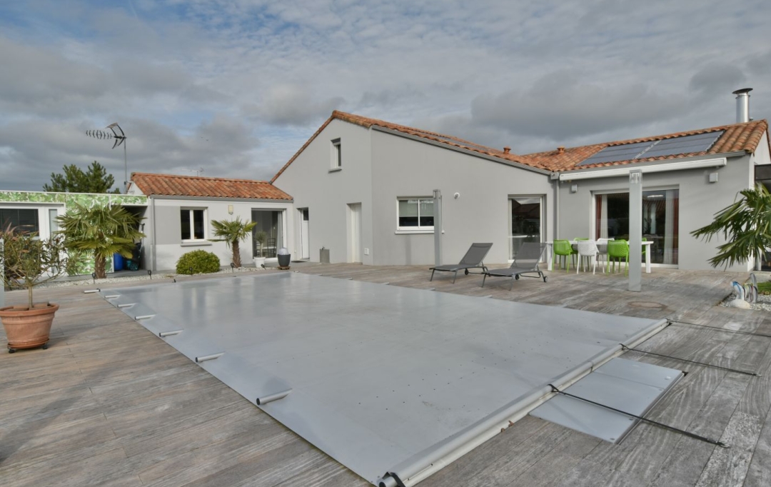 Agence Michel ROUIL : House | SAINT-CHRISTOPHE-DU-BOIS (49280) | 126 m2 | 344 900 € 