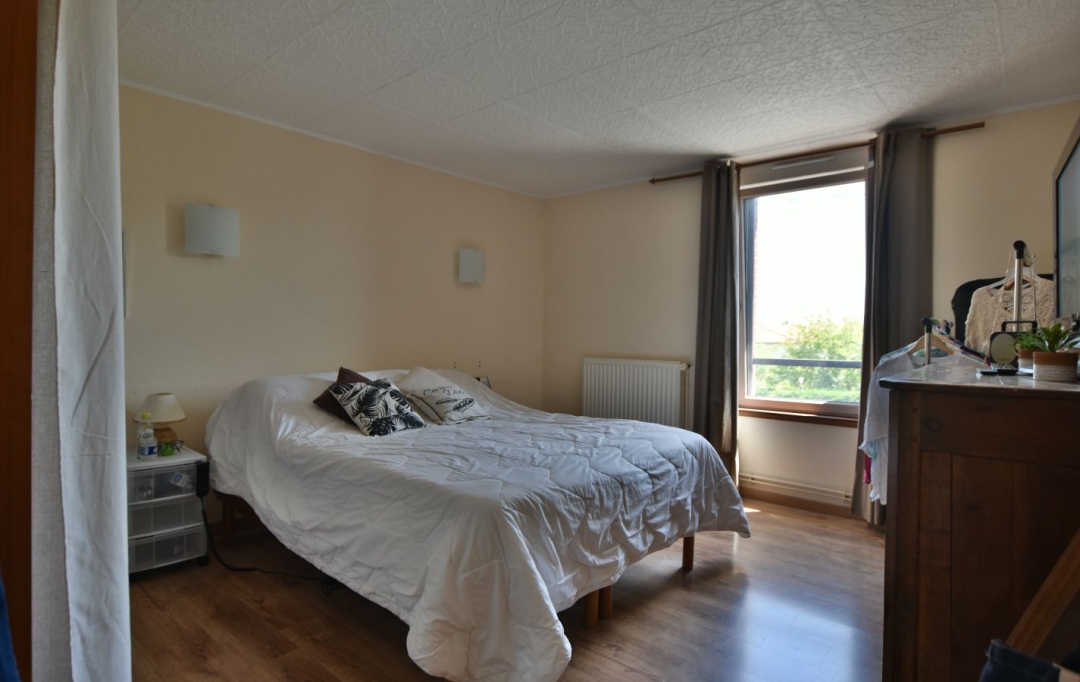 Agence Michel ROUIL : Maison / Villa | BEGROLLES-EN-MAUGES (49122) | 200 m2 | 343 200 € 