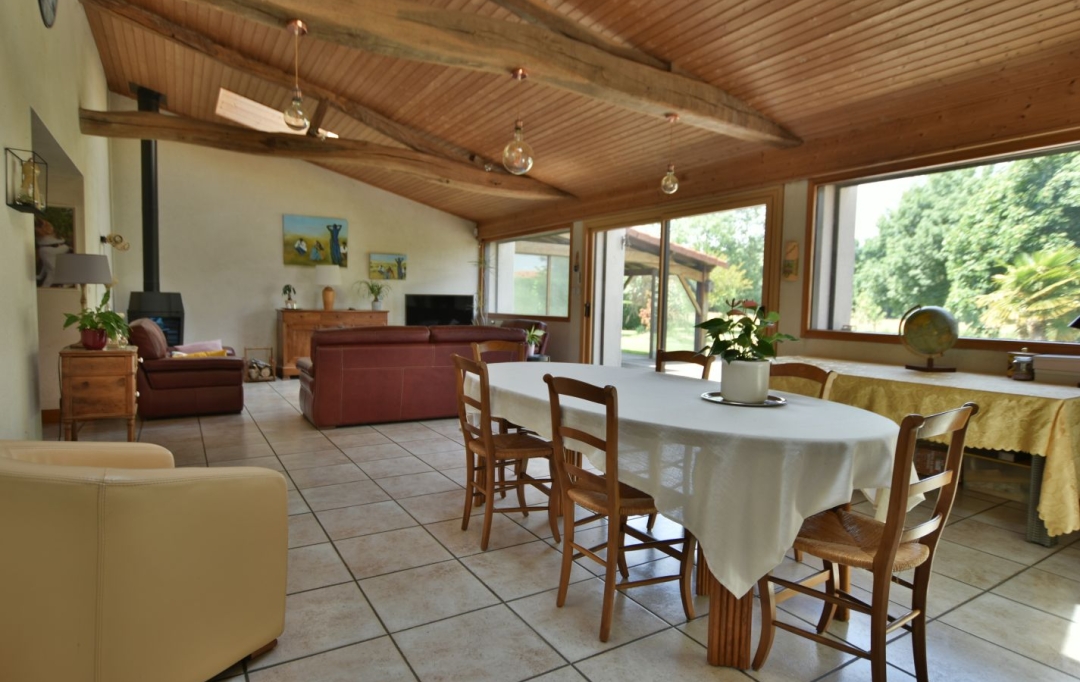 Agence Michel ROUIL : Maison / Villa | BEGROLLES-EN-MAUGES (49122) | 200 m2 | 343 200 € 