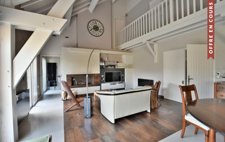 Maison   CHOLET  200 m2 395 200 € 
