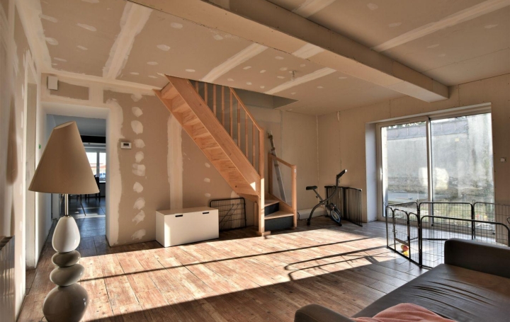 Agence Michel ROUIL : Maison / Villa | BEGROLLES-EN-MAUGES (49122) | 200 m2 | 262 500 € 
