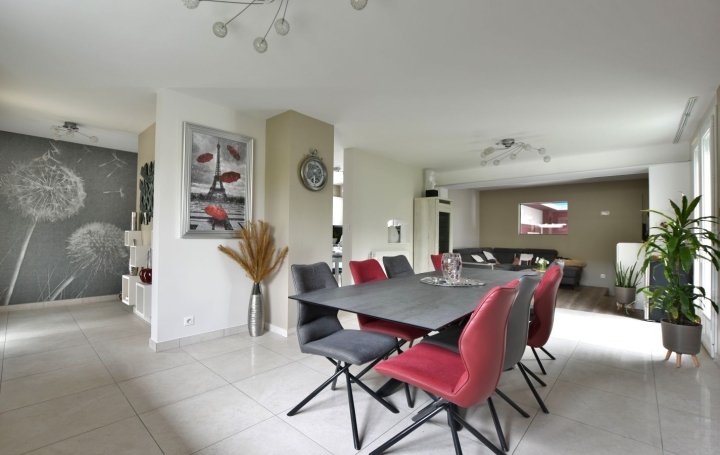 Maison MAULEVRIER 155 m2 327 600 € Maison MAULEVRIER 155 m2 327 600 €