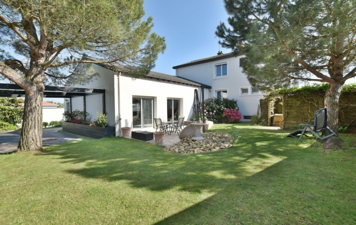 Agence Michel ROUIL House | MAULEVRIER (49360) | 155 m2 | 327 600 €   Agence Michel ROUIL House | MAULEVRIER (49360) | 155 m2 | 327 600 €