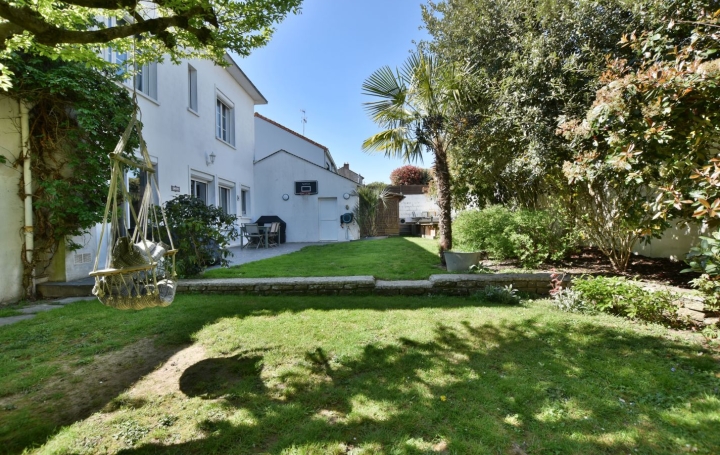 Maison CHOLET 162 m2 468 000 € Maison CHOLET 162 m2 468 000 €