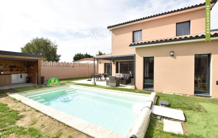 Maison LA SEGUINIERE 160 m2 499 200 € Maison LA SEGUINIERE 160 m2 499 200 €