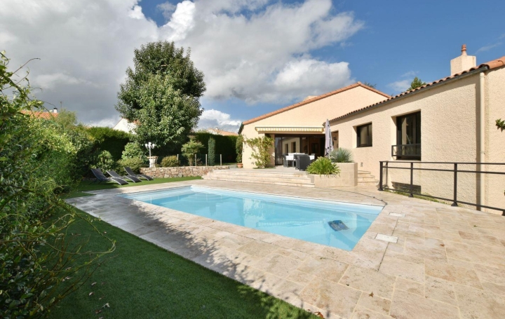 Maison MORTAGNE-SUR-SEVRE 176 m2 449 400 € Maison MORTAGNE-SUR-SEVRE 176 m2 449 400 €