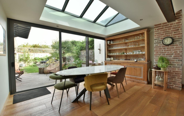Maison MORTAGNE-SUR-SEVRE 208 m2 399 000 € Maison MORTAGNE-SUR-SEVRE 208 m2 399 000 €