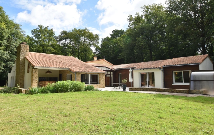  Agence Michel ROUIL Maison / Villa | CHOLET (49300) | 327 m2 | 599 900 € 
