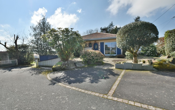  Agence Michel ROUIL House | SAINT-PIERRE-DES-ECHAUBROGNES (79700) | 135 m2 | 238 500 € 