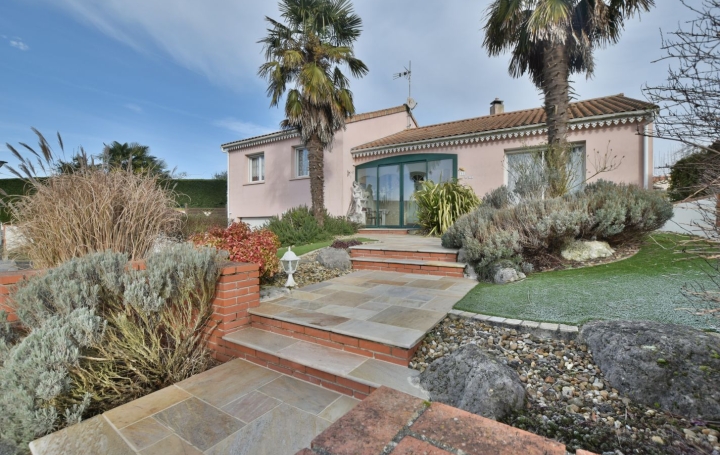 Maison YZERNAY 140 m2 273 000 € Maison YZERNAY 140 m2 273 000 €