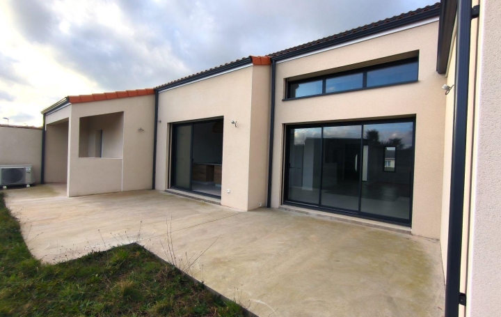 Maison LA POITEVINIERE 170 m2 363 000 € Maison LA POITEVINIERE 170 m2 363 000 €
