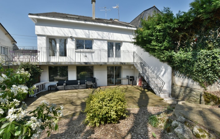 Maison CHOLET 182 m2 426 400 € Maison CHOLET 182 m2 426 400 €